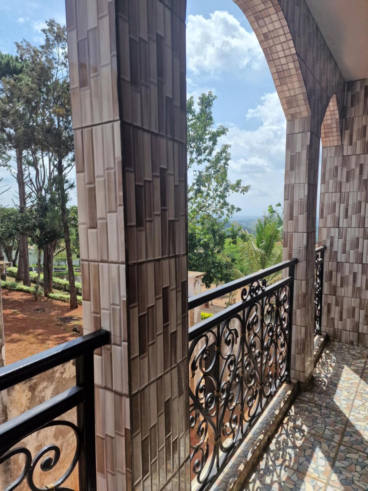 RESIDENCE DU PELERIN - Villa l'écrin de verdure à Bandjoun Extérieur photo